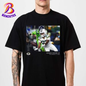 Romeo Doubs Green Bay Packers Week 15 NFL Flash Features Classic T-Shirt